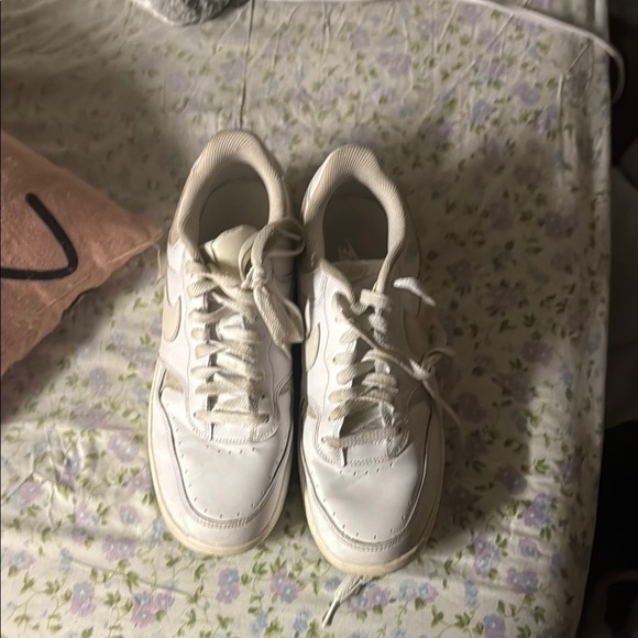 Nike Women's White Sneakers - Picture 1 of 4